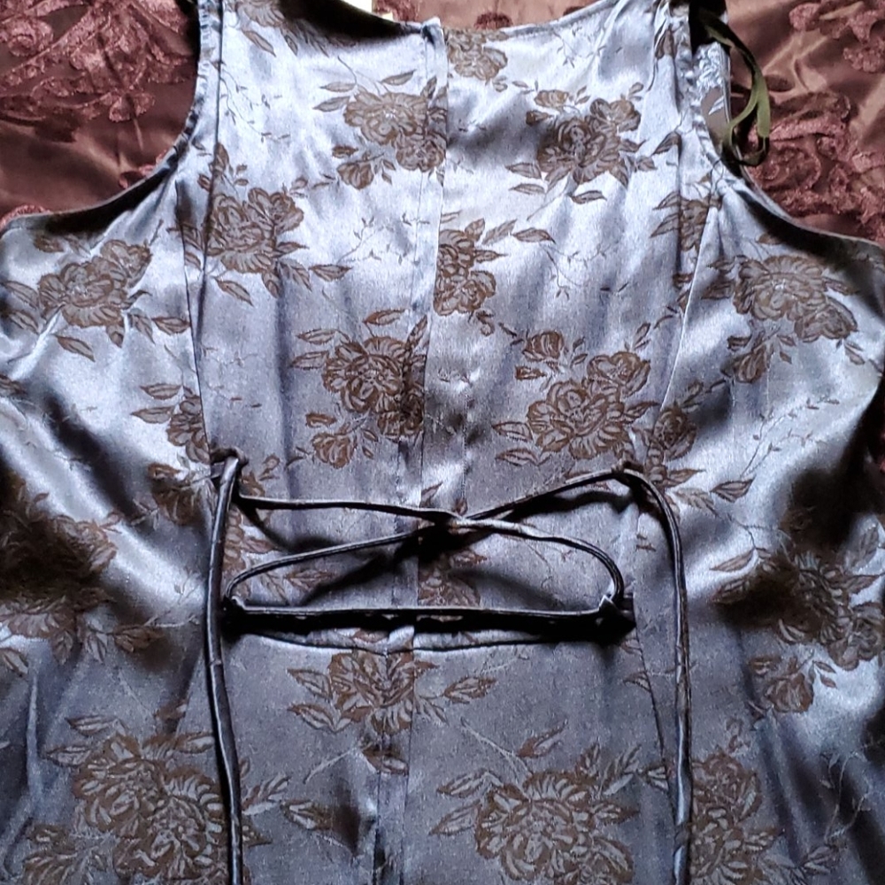 Dress - Picture 3 of 4